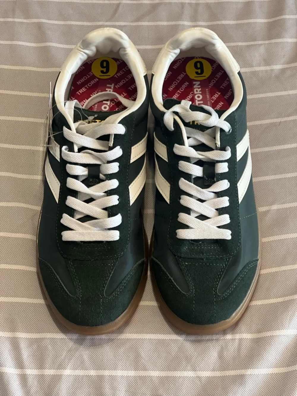 Tretorn Green Low-Top Sneakers with White Details - Picture 3 of 11